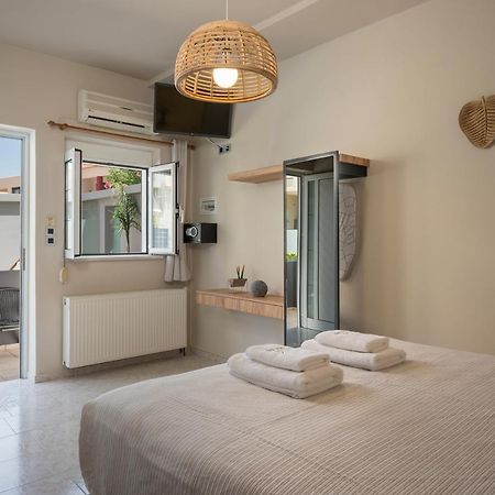 Sun Ray Studios Agia Marina Exterior foto